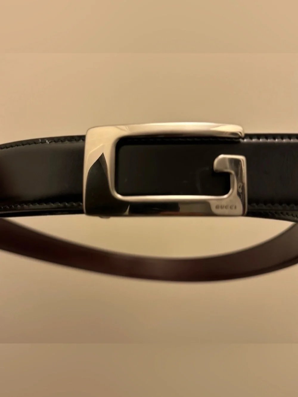 Reversible Black/Brown Gucci Leather Men's Belt with Silver G-Style Buckle
